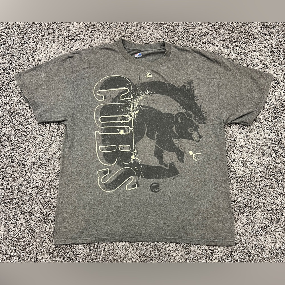 Chicago Cubs Majestic Tshirt Men’s Extra Large XL Gray Baseball Logo Authentic